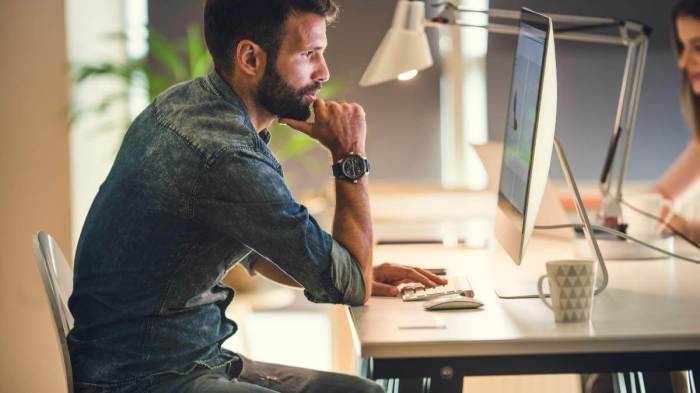 How to Meditate and Stay Focused During Long Work Hours